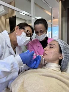 Prática de preenchimento facial em turma anterior